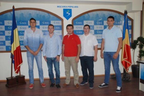 Palaz continuă să racoleze pedelişti la Mişcarea Populară